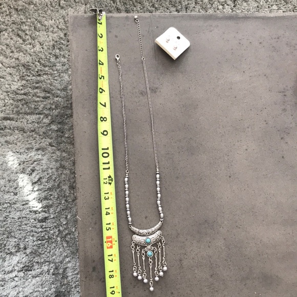 NWT: Necklace and Matching Earrings - Picture 5 of 5